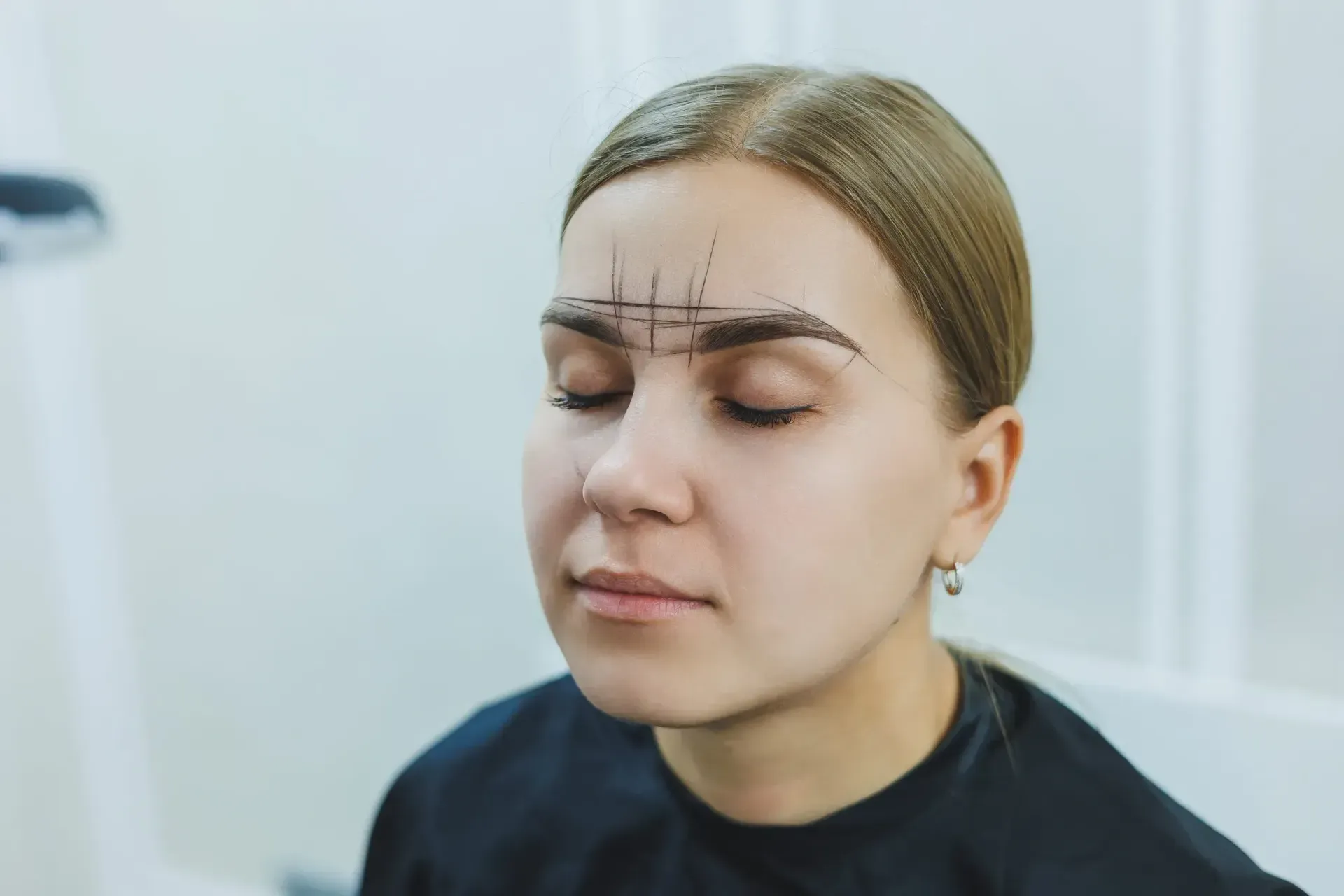 Tratamiento de micropigmentación de cejas.